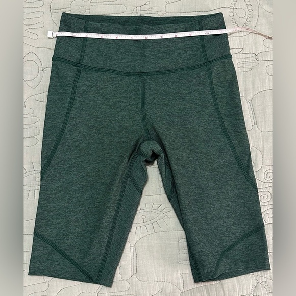 NWT Outdoor Voices 10” Double Time XS Yoga Bike Shorts Hunter Green - Picture 2 of 5